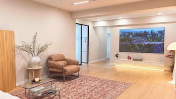 Suite – standard, byutsikt | TV