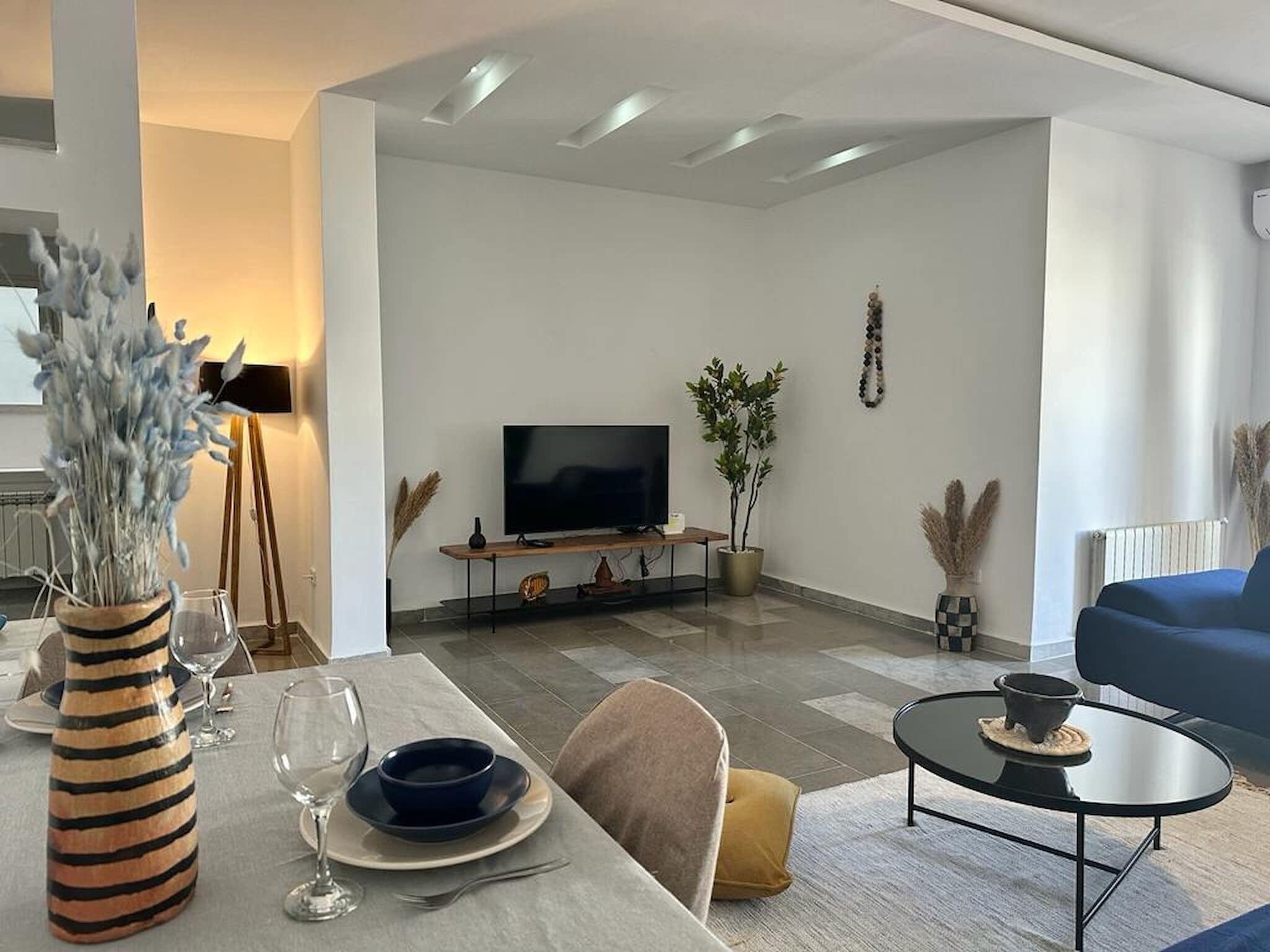 Apartment, 3 Bedrooms, Balcony | Living room
