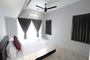 3 bedrooms, iron/ironing board, WiFi, bed sheets