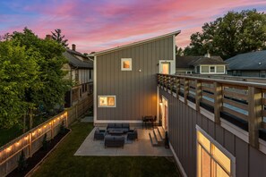 Terrace/patio - Spacious retreat w/ theater & rooftop deck (Indianapolis)