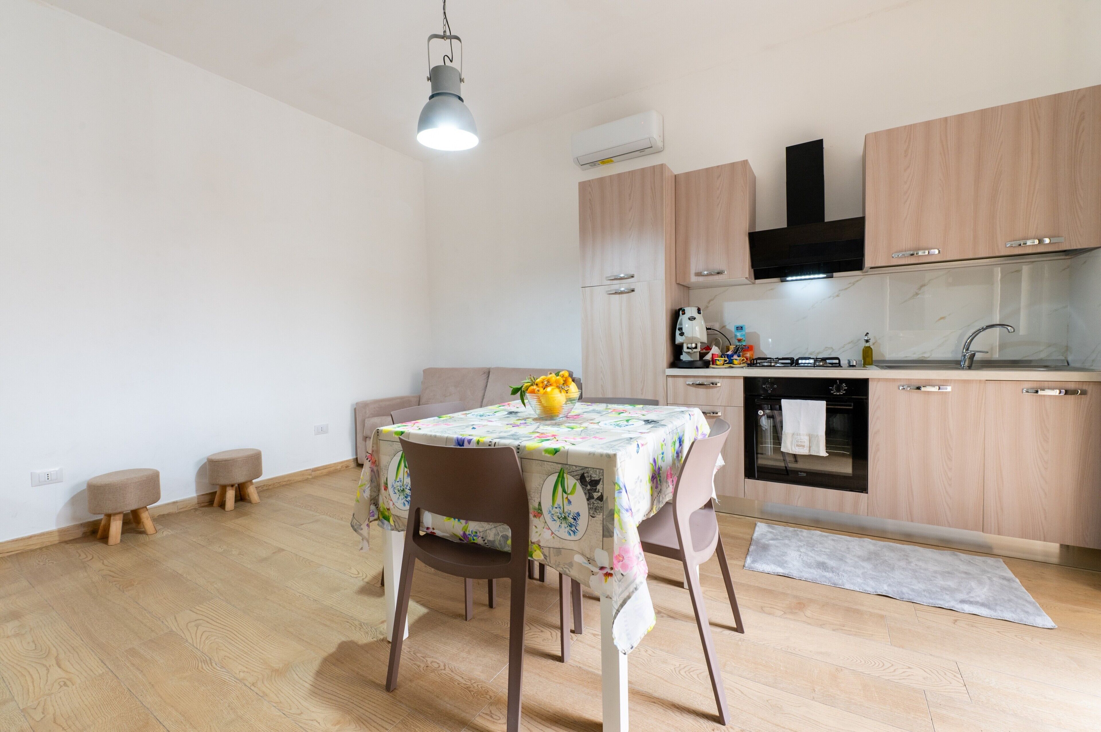 Fridge, oven, stovetop, coffee/tea maker
