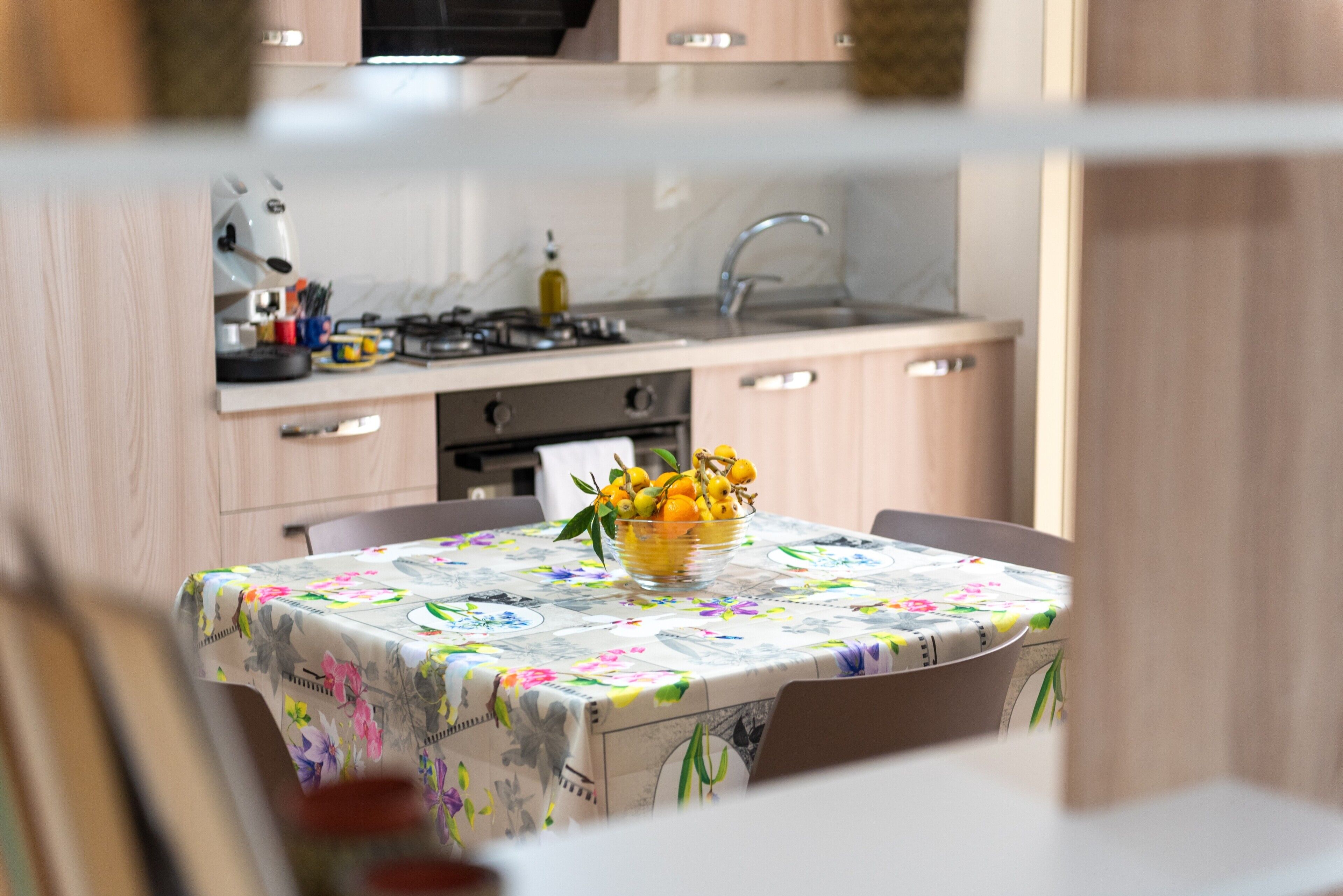 Réfrigérateur, four, plaque de cuisson, cafetière/bouilloire