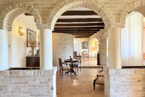 Dream House – Villa with Garden and Swimming Pool