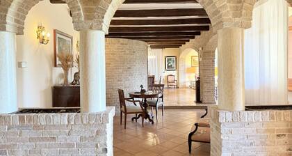 Dream House – Villa with Garden and Swimming Pool