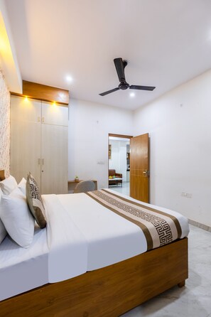 Free WiFi, bed sheets - The Empire Sector 45 Gurgaon (Gurugram)