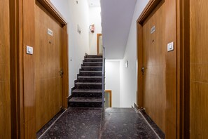 Lift - The Empire Sector 45 Gurgaon (Gurugram)
