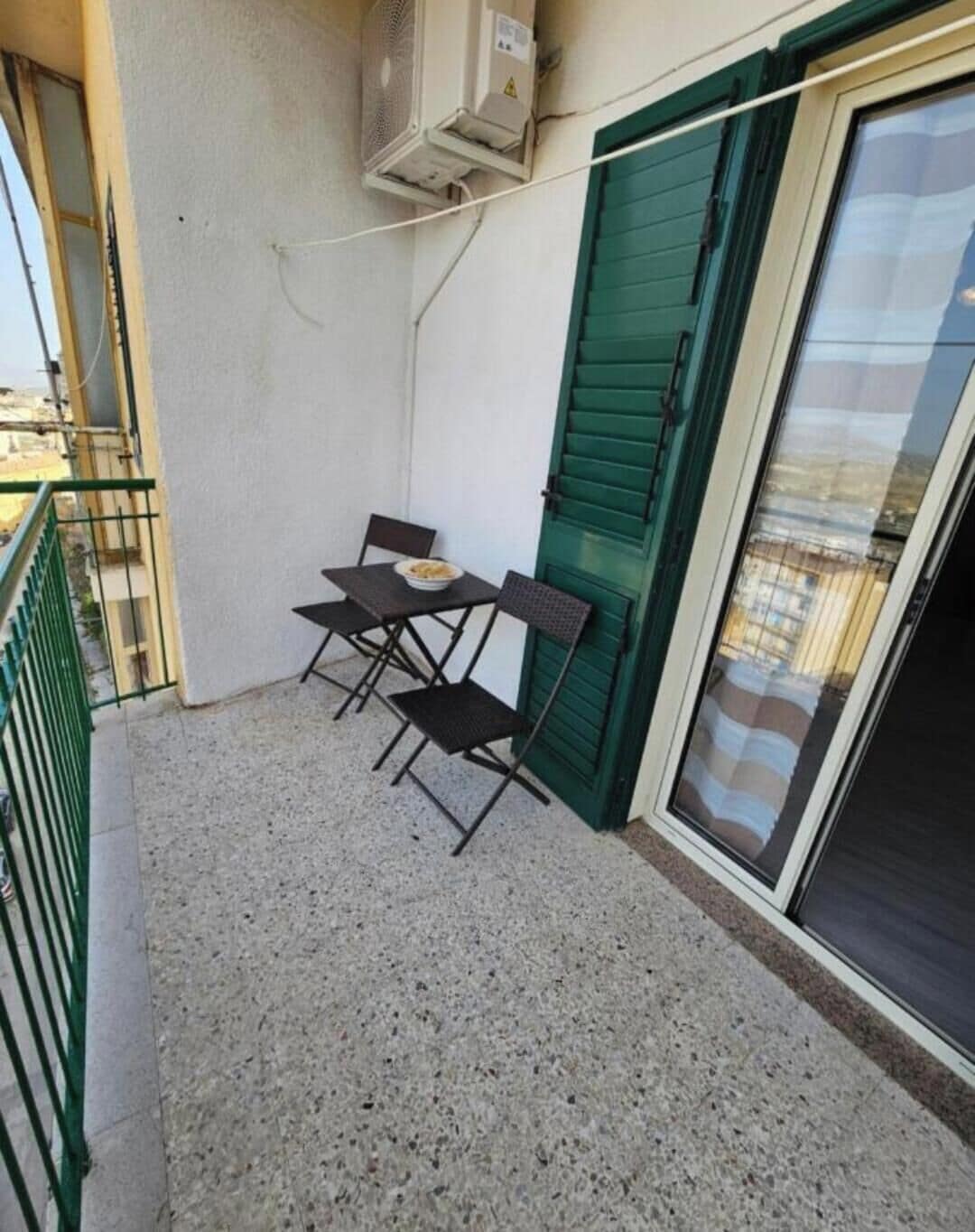 Firemannsrom, balkong, byutsikt | Terrasse/patio