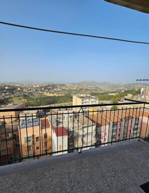 四人房, 陽台, 城市景觀 | 露台/庭院