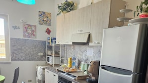 Sudah termasuk sarapan masakan setempat setiap hari