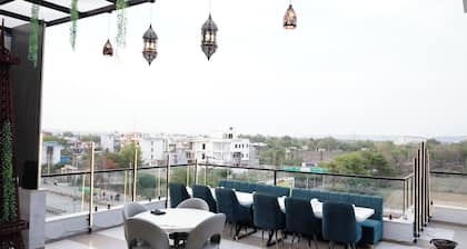 HOTEL LEELA INN