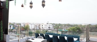 HOTEL LEELA INN