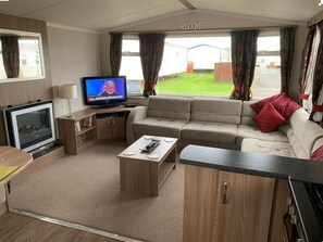 Living area - Berwick Holiday Park - Holiday Accommodation 4088 (Berwick-upon-Tweed)