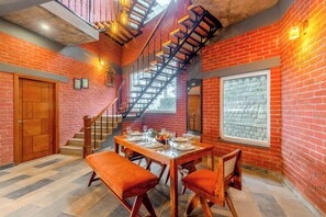 ดีลักซ์วิลล่า, ระเบียง, วิวภูเขา | ร้านอาหาร