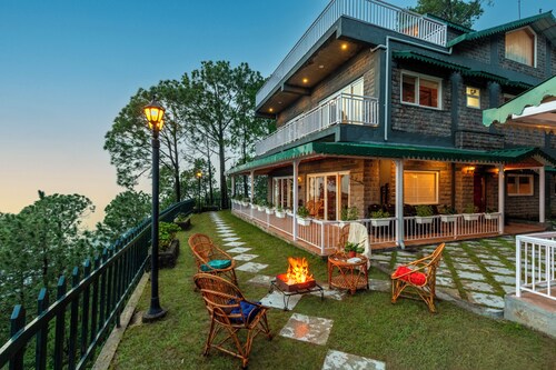 ELIVAAS Ivory Ridge 9BHK Cliffside Villa