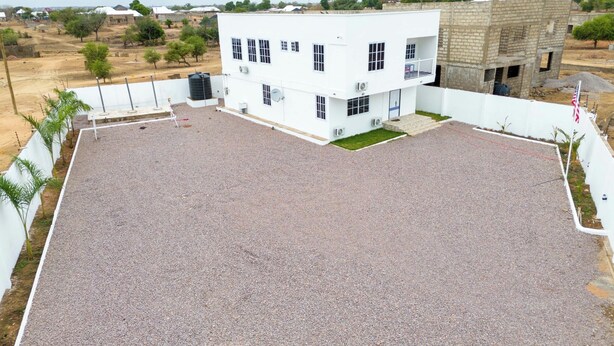 Exterior - 3-bedroom apartment in lovely Bolgatanga with AC, full kitchen and free parking (Bolgatanga)