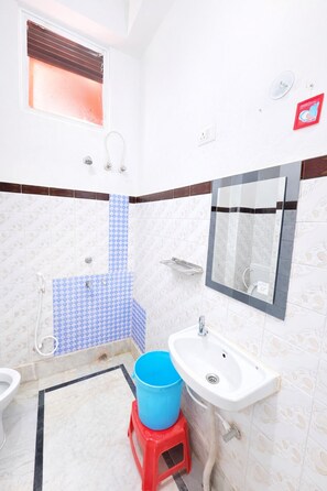 Deluxe fyrbäddsrum - luftkonditionering | Badrum