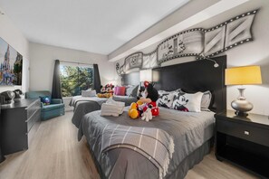 1 bedroom, desk, iron/ironing board, travel cot - Pool View * Disney*Universal*Free Shuttle/Parking (Orlando)