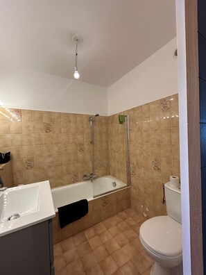 Bathroom - La Louisiane Apartment 3P Sea View, Pool, Private Terrace and Balcony (Antibes)