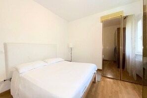 Room - SE224 - Senigallia, spacious and bright apartment with garden (Senigallia)