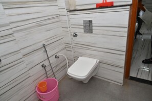 Dusche, Handtücher, Seife, Toilettenpapier