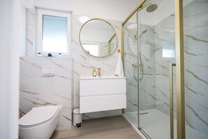 Shower, hair dryer, towels, toilet paper - Villa IviCasa with pool (Murvica)
