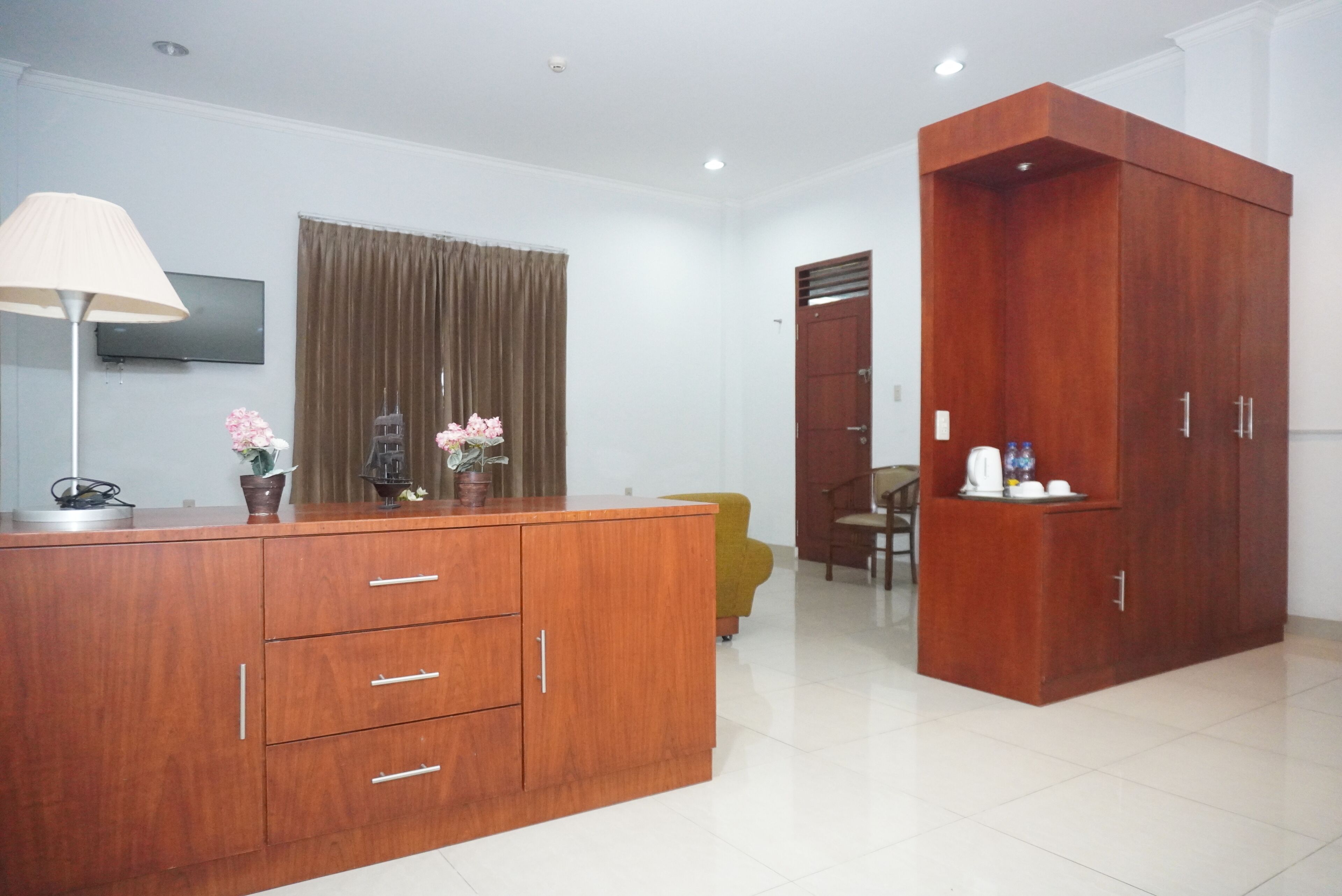 Suite | Interior