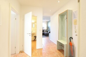 Departamento familiar, balcón, vista a la ciudad | Interior