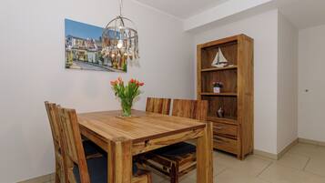 Comfort-lejlighed - byudsigt | Spiseområde