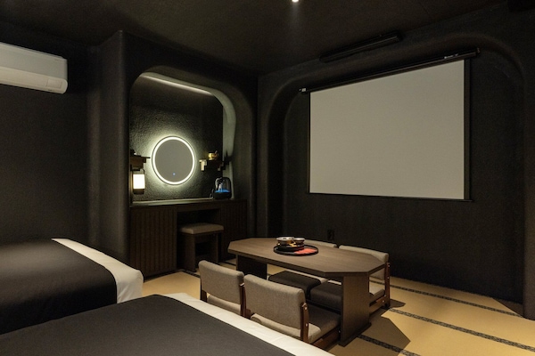 Signature | WiFi (free), bed sheets