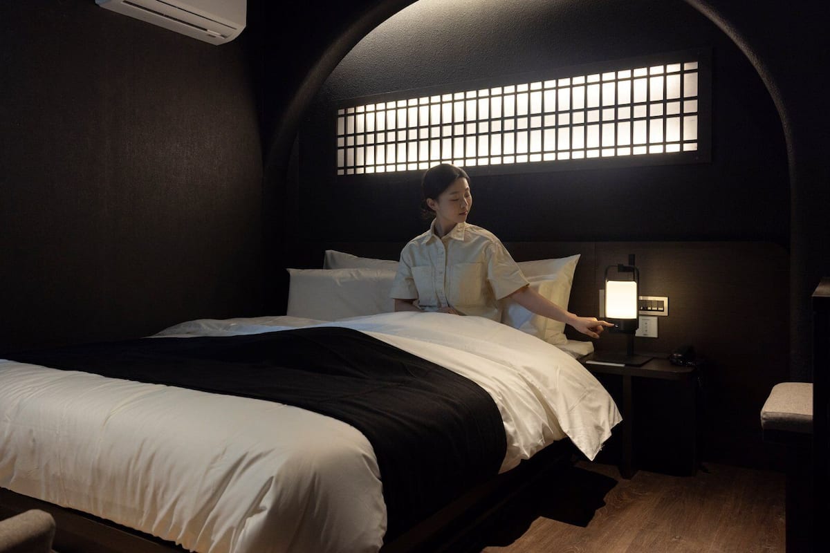 Standard | Free WiFi, bed sheets