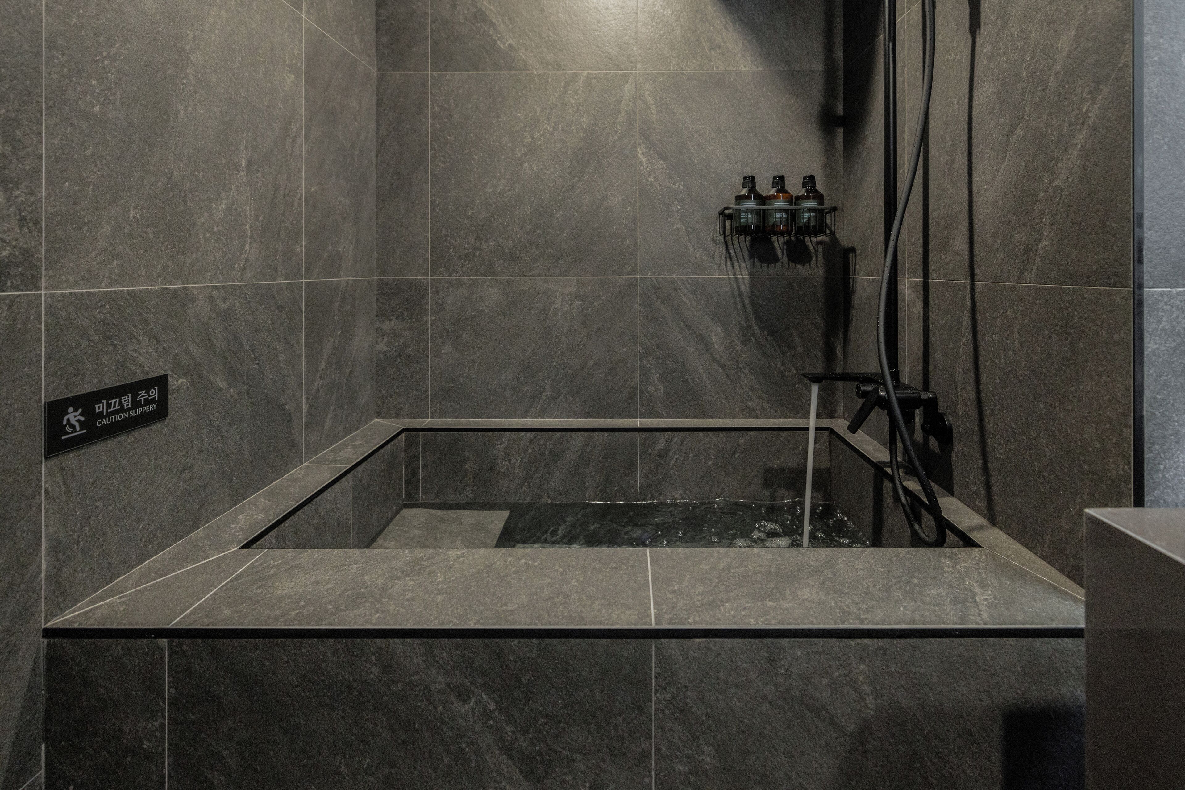 Shade B | Bathroom | Hair dryer, bathrobes, bidet, towels