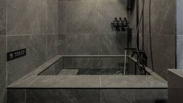 Shade B | Bathroom | Hair dryer, bathrobes, bidet, towels