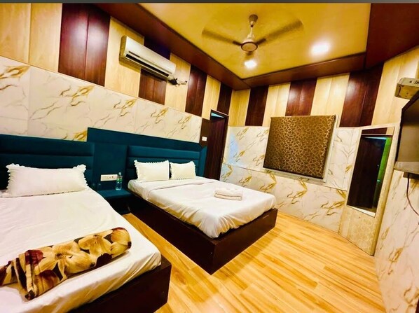 Deluxe Room - Hotel Avista Comfort-Amritsar  (Amritsar)