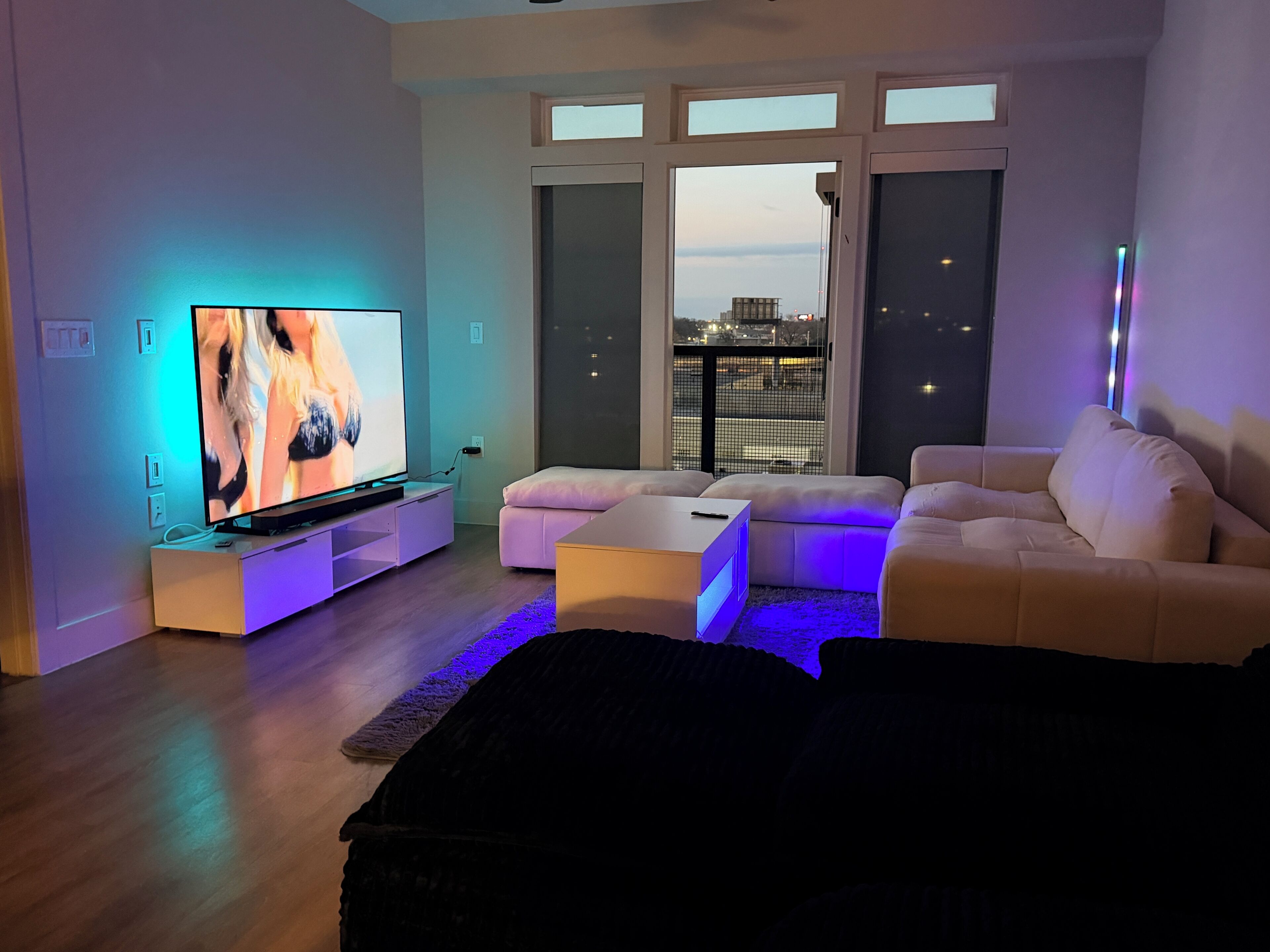 Smart TV, aparelho de som, monitores de computador, impressoras