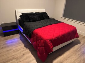 1 bedroom, free WiFi, bed sheets, wheelchair access - Cozy contemporary & chic Deep Ellum apartment in Dallas’s nightlife district (Dallas)