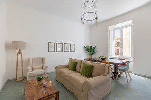 Living area - iFlat | Calm & Spacious Urban Oasis Fons Trevi B13 (Rome)