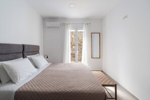 Quadruple Room, Balcony - Hillside Collection - by Hospirit (Mykonos)