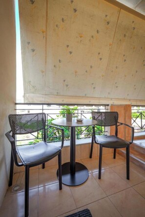 Habitación triple clásica | Balcón