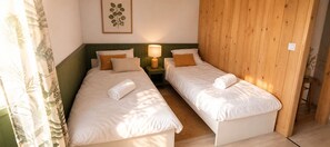 3 bedrooms, WiFi, bed sheets - Gite Chabaillac - Family Holiday Home for 7 (Mensignac)