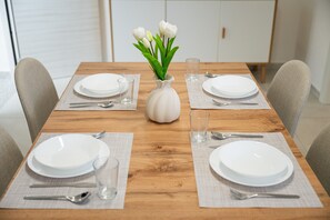 Dining - Sunny Elegance and Contemporary Design in Teulada (Teulada)