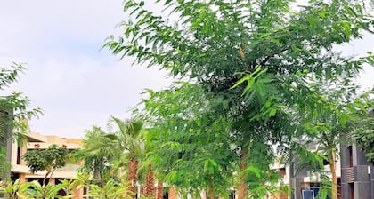 5 Rooms with private garden& Jacuzzi& Pool acc