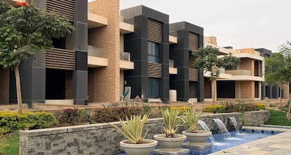 5 Rooms with private garden& Jacuzzi& Pool acc
