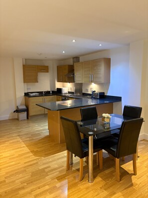 Dining - Central Luxurious Apartment London Bridge (London)