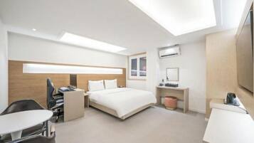 Classic Double Room | Desk, free WiFi