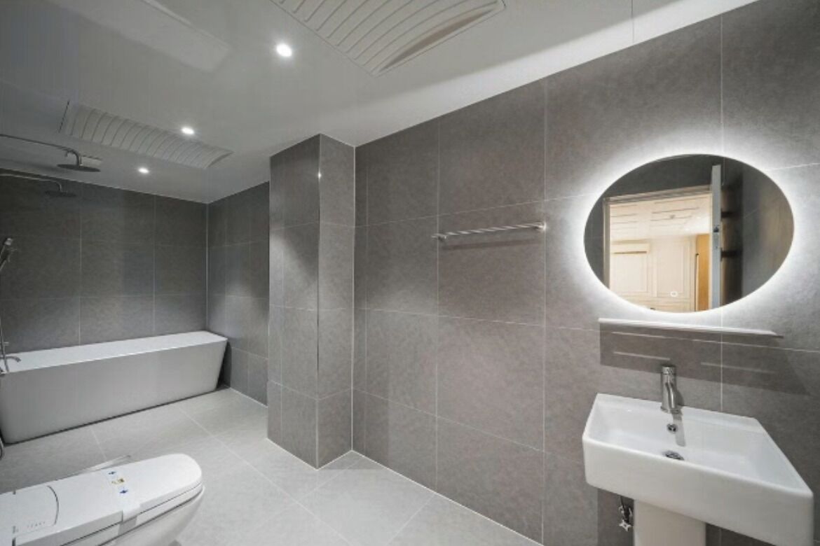 Premium Twin Room | Bathroom | Shower, hair dryer, towels, soap
