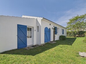 Exterior - Holiday for 8 with pool, sea ​​300 m away (Barbâtre)