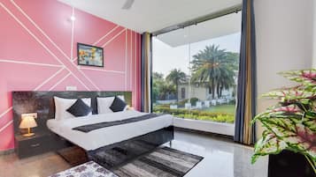 Deluxe Villa, Balcony, Garden View | Iron/ironing board, free WiFi