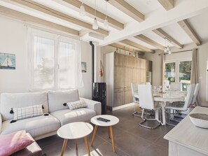 TV - Family home: beach walk, garden & BBQ (Le Pouliguen)