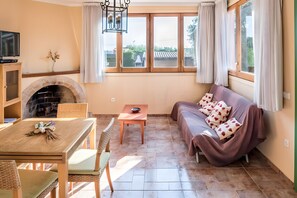 Dining - Residencia occitania-building complex with 5 apartments (Calonge)