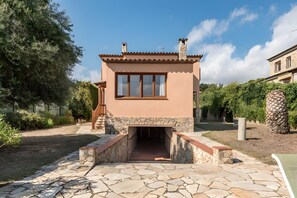 Exterior - Residencia occitania-building complex with 5 apartments (Calonge)